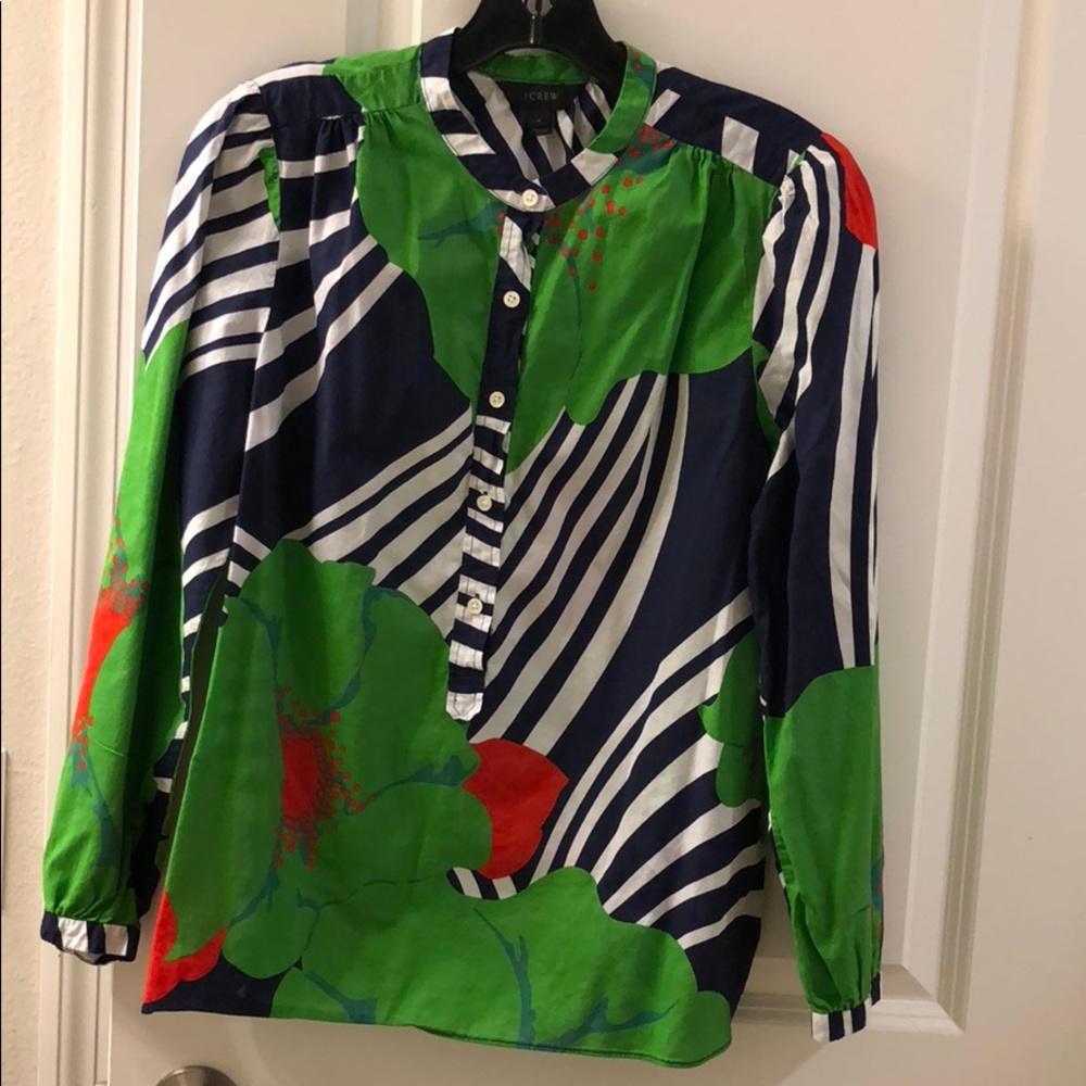 Stunning Jcrew shirt size 4 green, red, navy 🌺